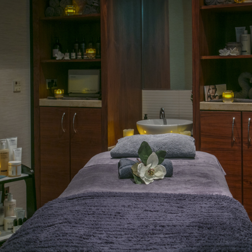 <p>SPA TREATMENT ROOM</p>